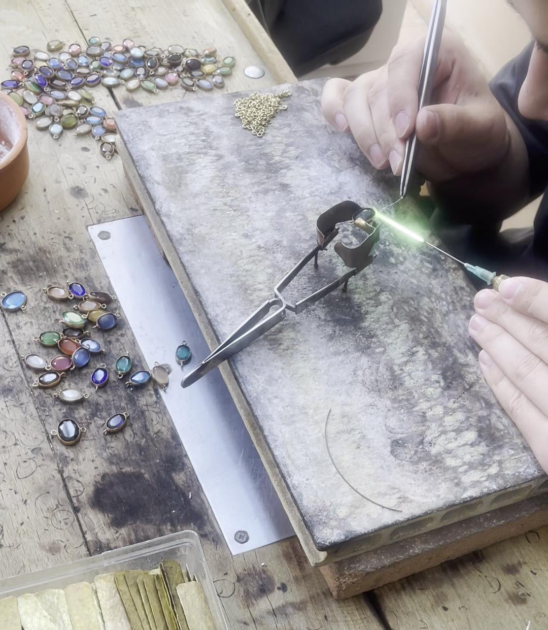 Anatolia: gioielli artigianali in oro e pietre ispirati a un’eredità millenaria